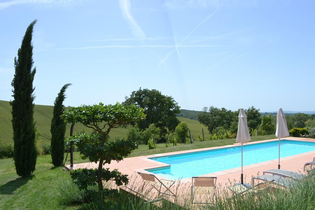 Au Mas Des Calmettes Bed & Breakfast Parisot  Dış mekan fotoğraf