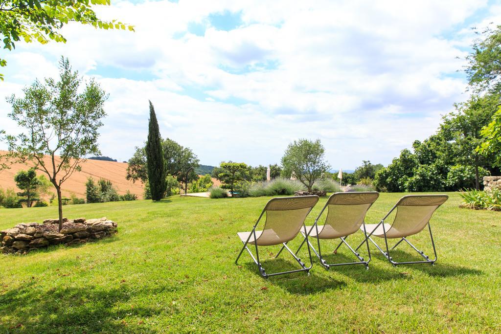 Au Mas Des Calmettes Bed & Breakfast Parisot  Dış mekan fotoğraf