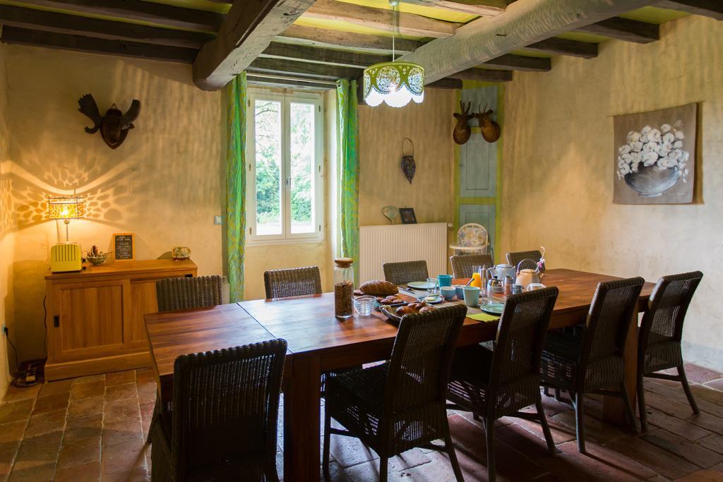 Au Mas Des Calmettes Bed & Breakfast Parisot  Dış mekan fotoğraf