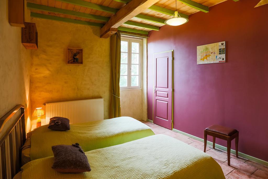 Au Mas Des Calmettes Bed & Breakfast Parisot  Dış mekan fotoğraf