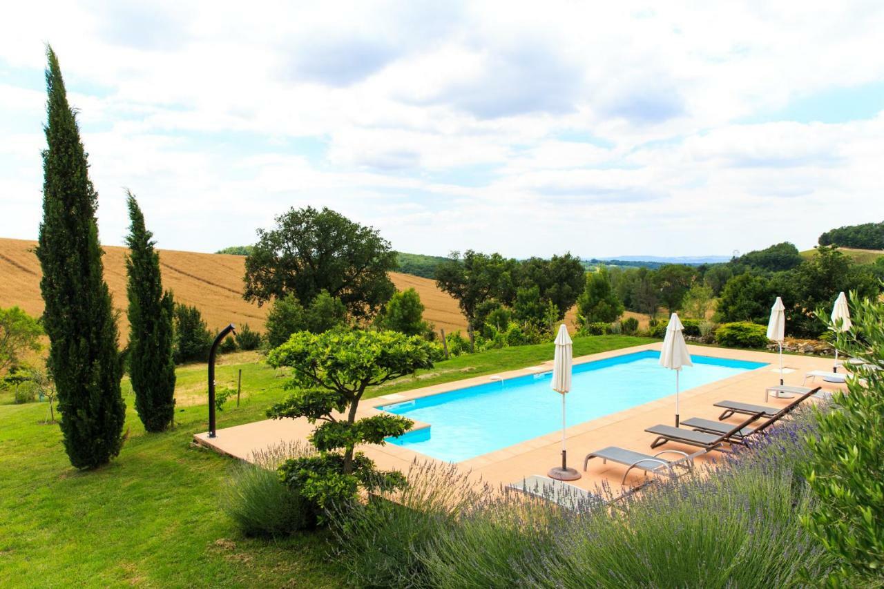 Au Mas Des Calmettes Bed & Breakfast Parisot  Dış mekan fotoğraf